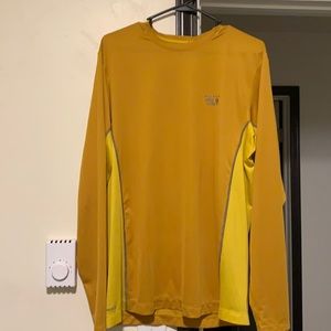 Mountain Hardwear base layer size large